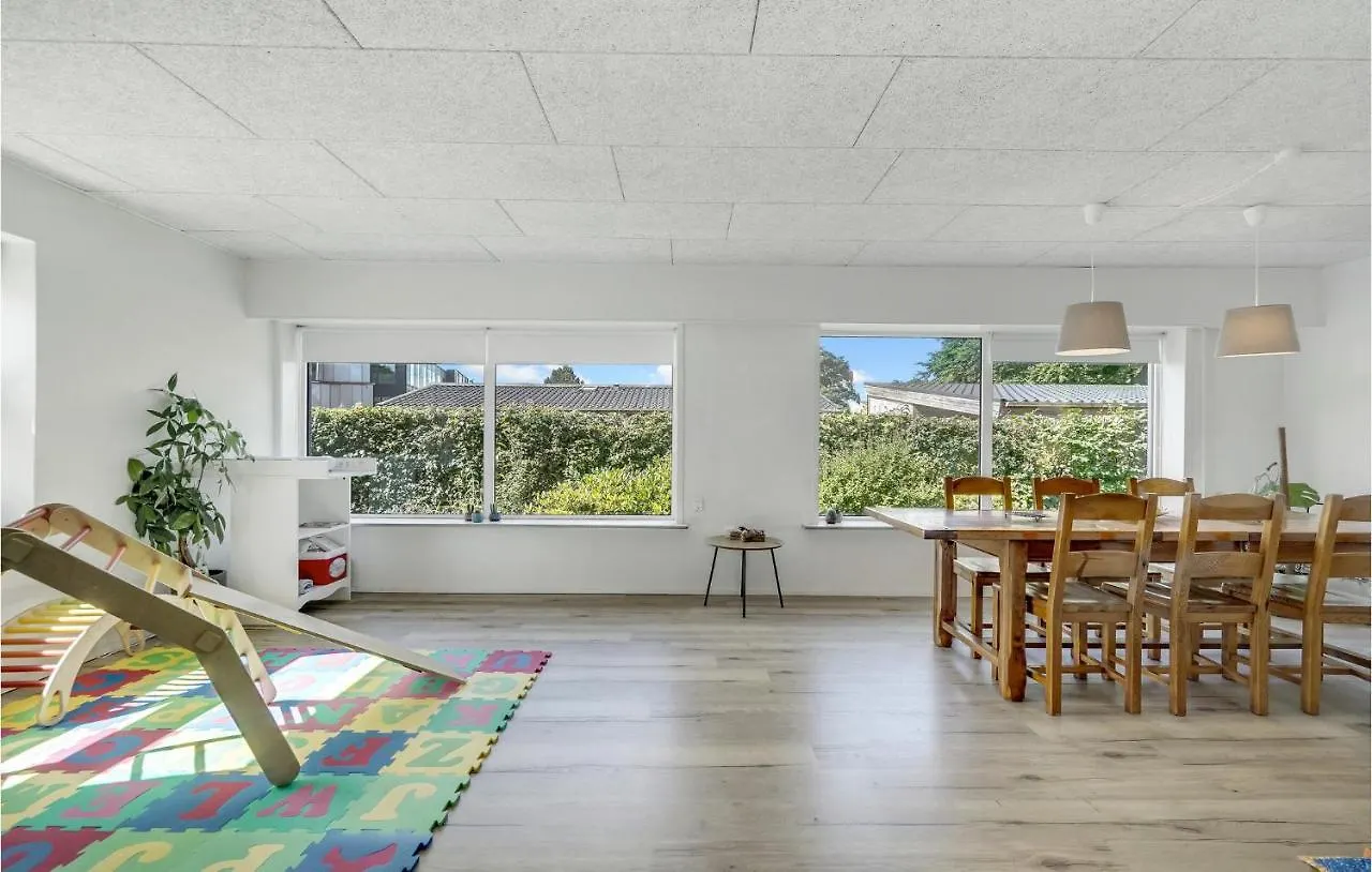 Nice Home In Billund With Kitchen 0*,