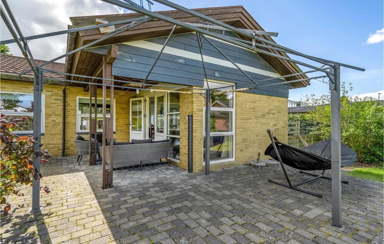 Nice Home In Billund With Kitchen