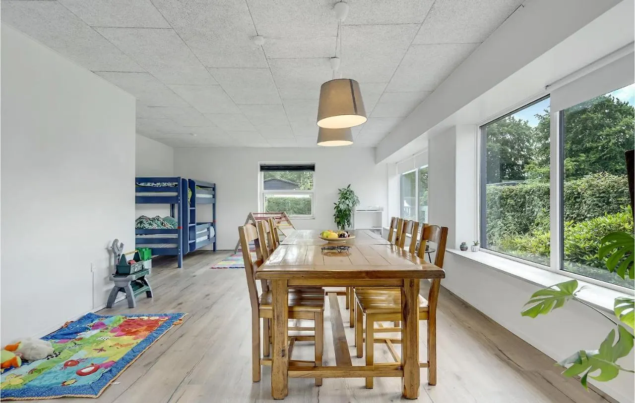 Nice Home In Billund With Kitchen